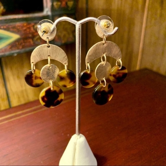 Abstract Hammered Metal Celluloid Acetate Tortoise Link Dangle Earrings - Picture 4 of 6